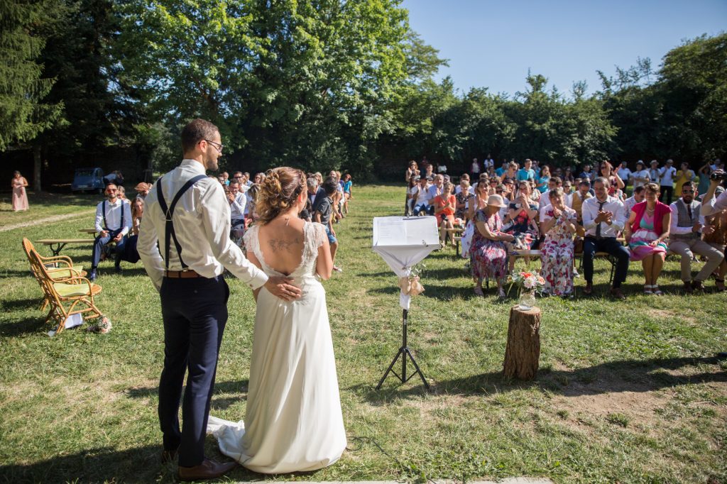 photographe-mariage-haute-loire-yssingeaux-aurore-ceysson-orangerie-maubourg-ceremonie-laique