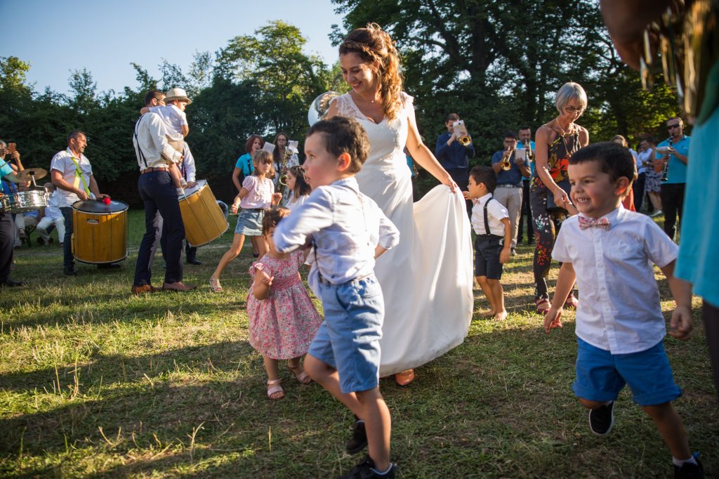 photographe-mariage-haute-loire-yssingeaux-aurore-ceysson-orangerie-maubourg-ceremonie-laique